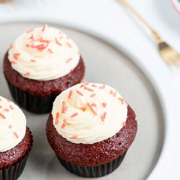 Red Velvet Cup Cake 2 Nos