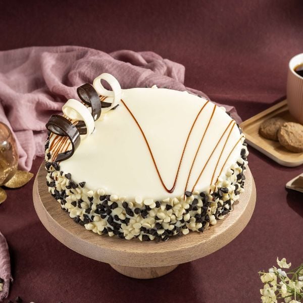 Vancho Vanilla Chocolate Cake