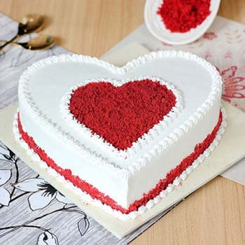 Red Heart Love You Valentine Vanilla Cake at Rs 1999/kilogram | Designer  Birthday Cakes in Siliguri | ID: 17699453355
