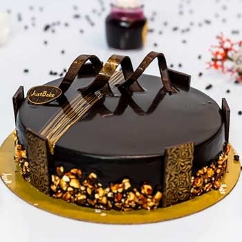 Send beautiful chocolate cake with hearts on top Online | Free Delivery |  Gift Jaipur