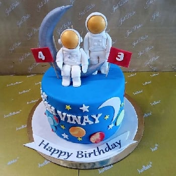 Astronaut Themed Cake