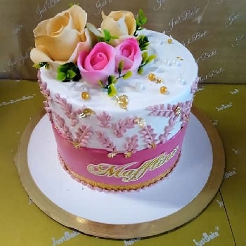 Semi Fondant with Strawberry Flavored Cake