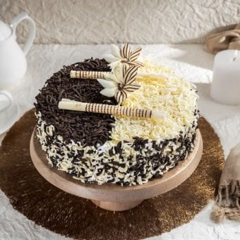 Duet Cake (white and black forest)