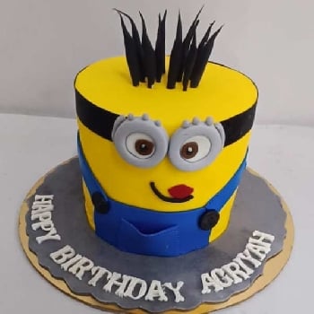 Minion Design Cake