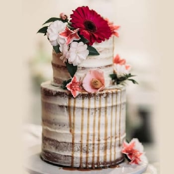 Drip Cake with a Rustic Floral Theme