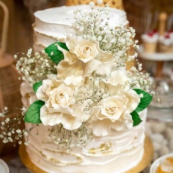 White Floral Elegance Cake